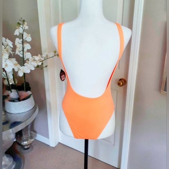 One Piece Swimsuit- Body Glove -Medium - Picture 5 of 8